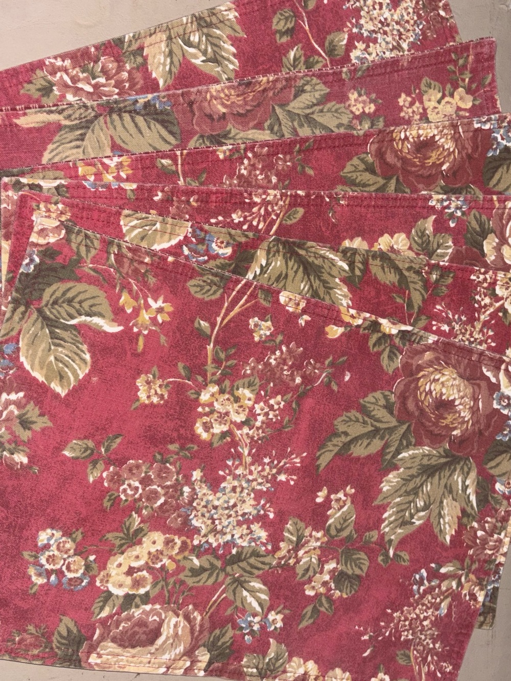 Vintage farmhouse, decor, placemats cloth floral / checkered